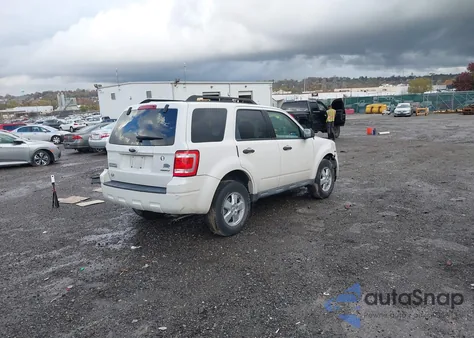 2009 Ford Escape Xlt z USA, uszkodzony, nr VIN 1FMCU93G39KB94308